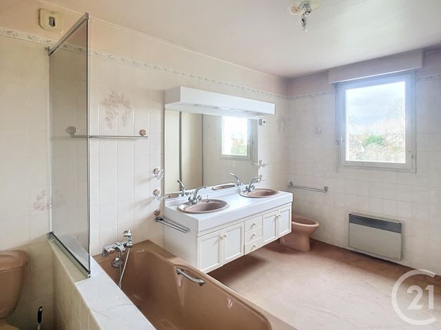 Appartement T4 à vendre - 6 pièces - 184.0 m2 - GISORS - 27 - HAUTE-NORMANDIE - Century 21 Osmose Cb